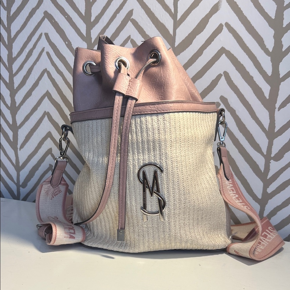 Steve Madden Beige and Blush Bucket Bag - Picture 2 of 6